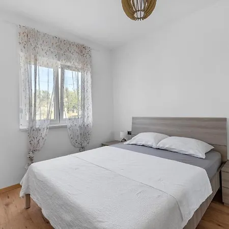 Villa Malenica *