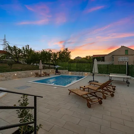 Willa Malenica - Pool And 1000m2 Fenced Garden *
