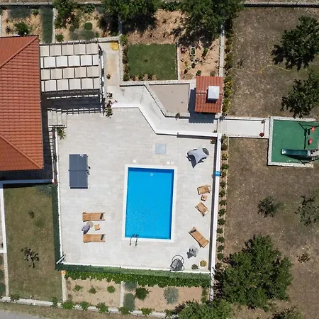 Malenica - Pool And 1000m2 Fenced Garden Willa Danilo Biranj
