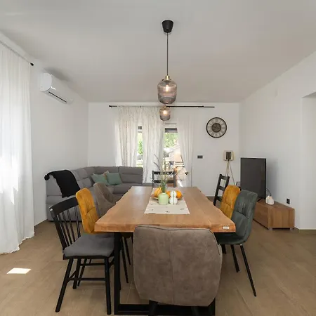 Malenica Villa *