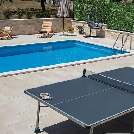 Malenica - Pool And 1000m2 Fenced Garden Danilo Biranj