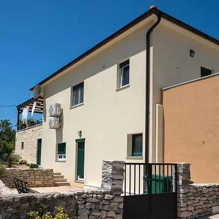 Malenica - Pool And 1000m2 Fenced Garden Willa *